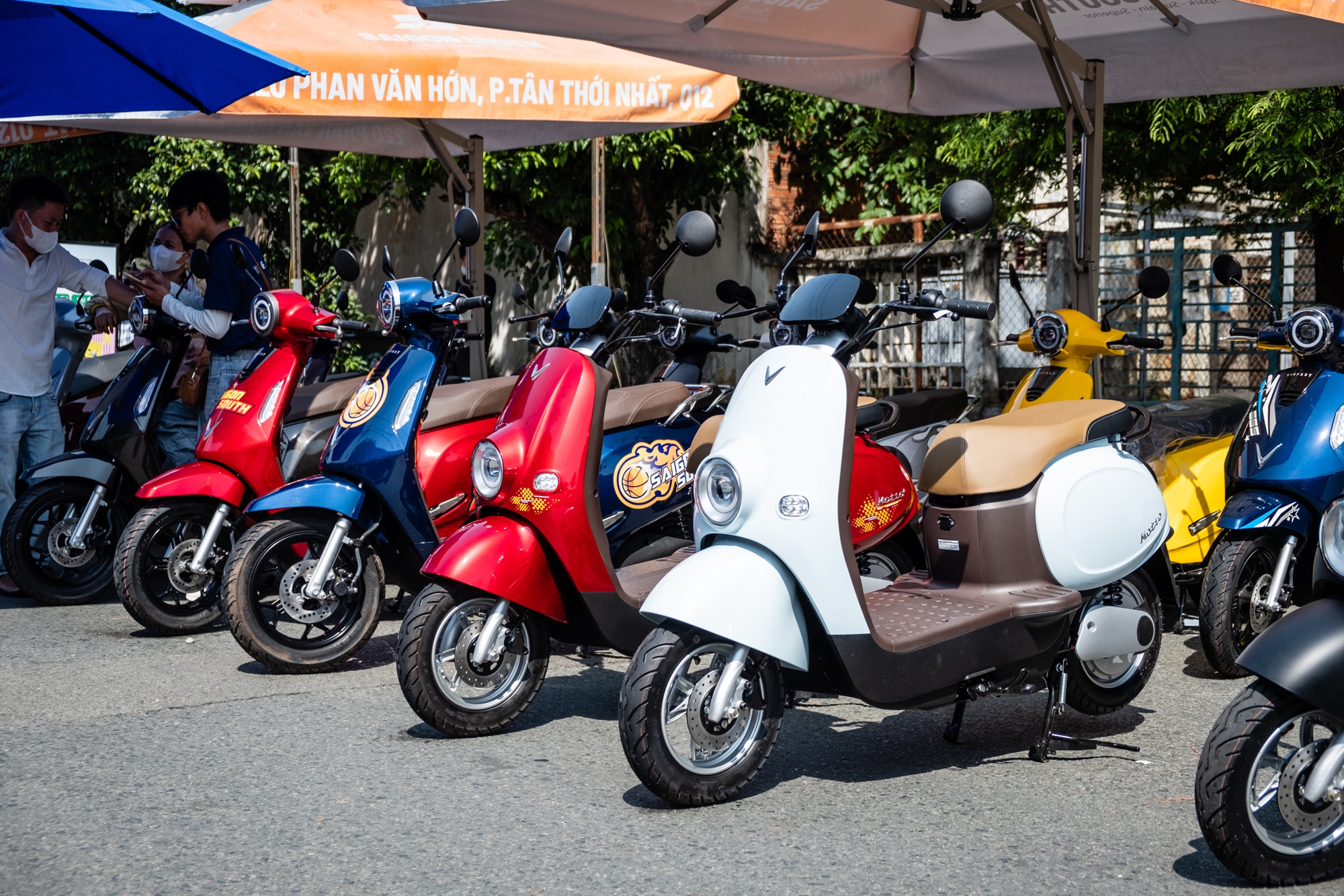 VinFast có gì để cạnh tranh trong phân khúc xe máy điện dưới 40 triệu tại Việt Nam?- Ảnh 2. Chiến lược linh hoạt về pin của VinFast