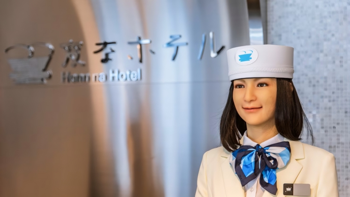 Robot phục vụ khách sạn Henn na