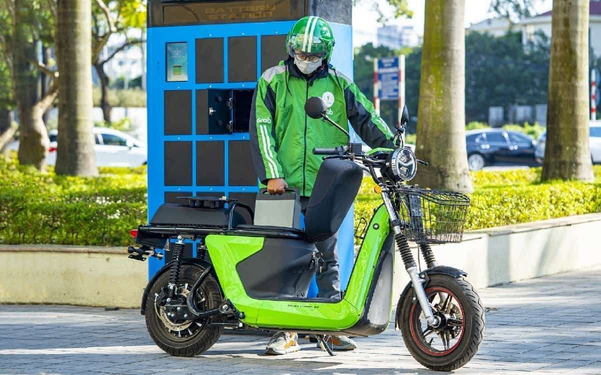 Cuộc đua công nghệ xe máy điện cho giao hàng xanh