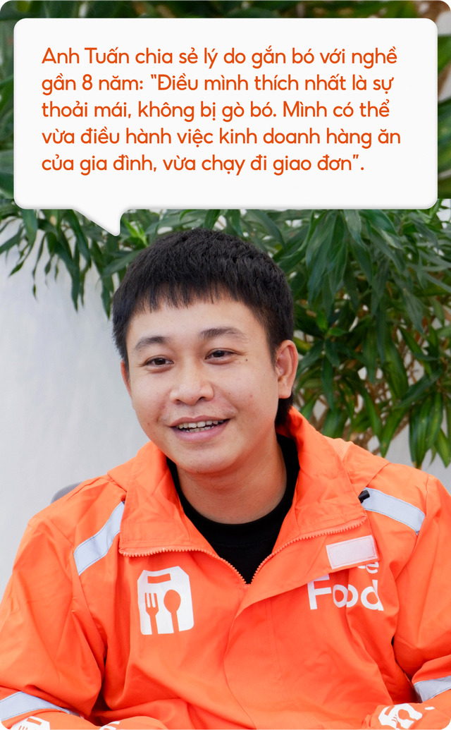 Gương mặt tài xế trẻ tươi cười