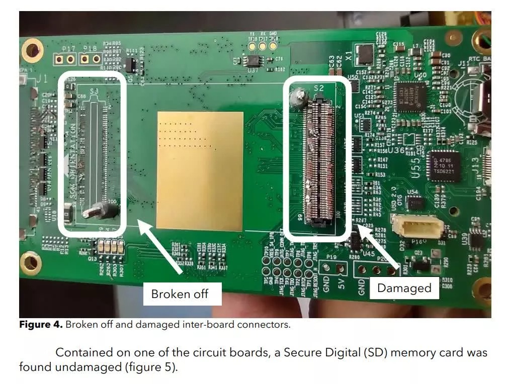 Trên bo mạch này là chiếc thẻ SD vẫn nguyên vẹn