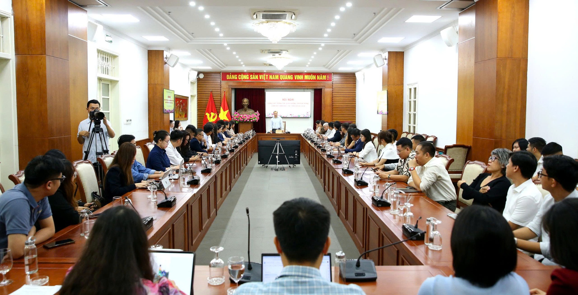 Toàn cảnh Hội nghị về truyền thông xã hội