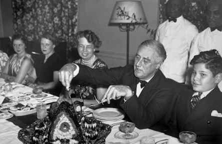 Tổng thống Roosevelt trong bữa tối Lễ Tạ ơn năm 1938