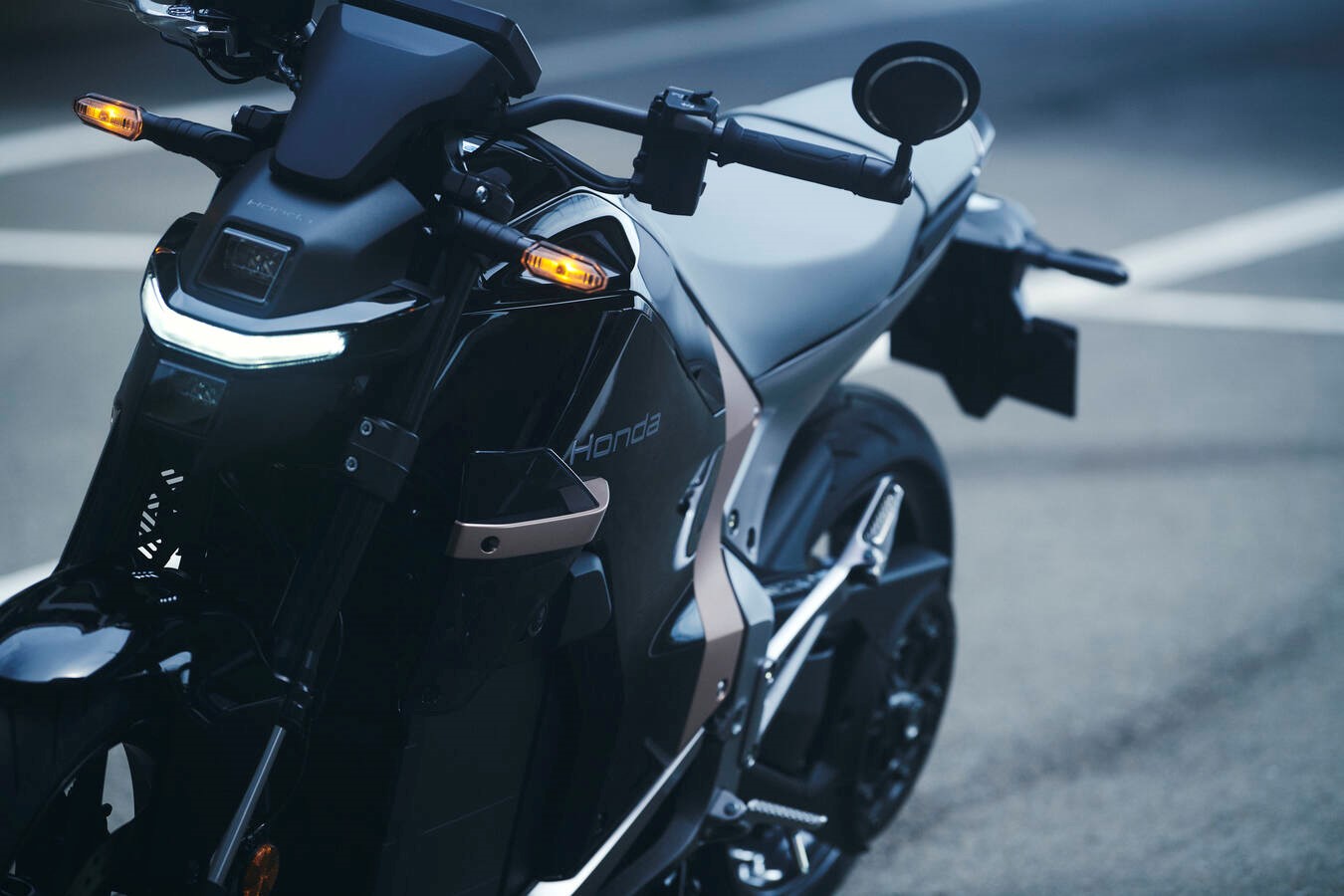 Bánh xe và hệ thống treo Honda WN7